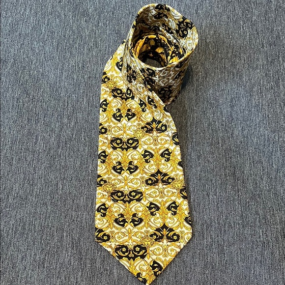 Gianni Versace Vintage All Silk Black Gold Baroque Medusa Head Pattern Neck Tie